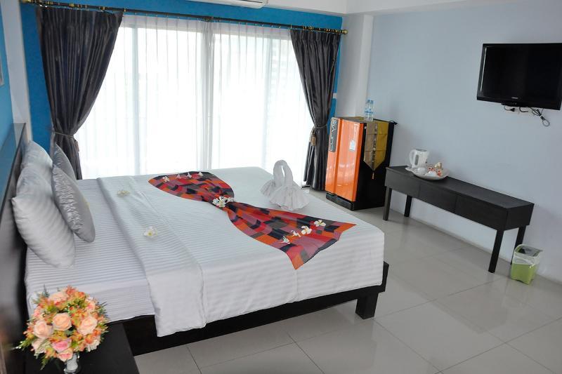 באנג לאמונג Oyo 75367 Ud Pattaya Hotel מראה חיצוני תמונה