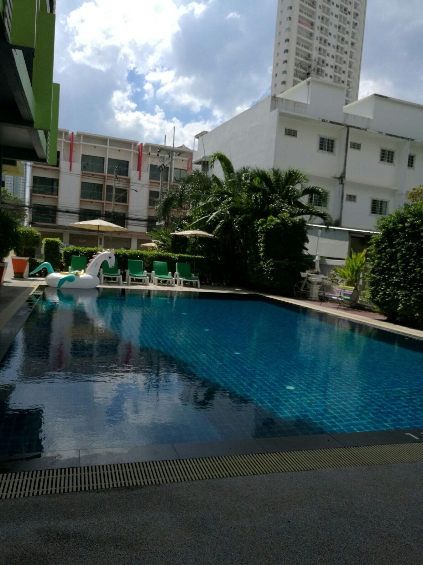 באנג לאמונג Oyo 75367 Ud Pattaya Hotel מראה חיצוני תמונה