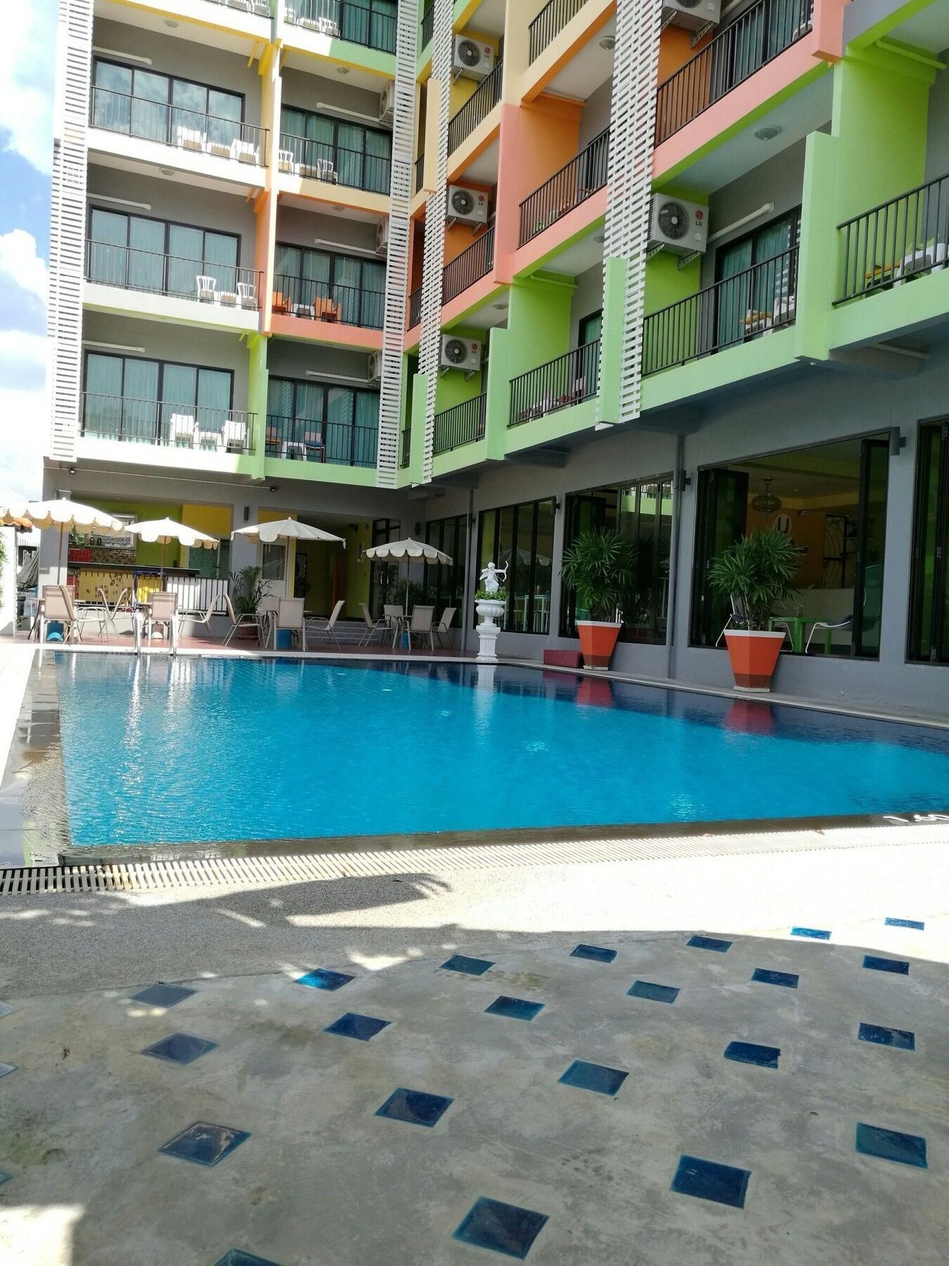 באנג לאמונג Oyo 75367 Ud Pattaya Hotel מראה חיצוני תמונה